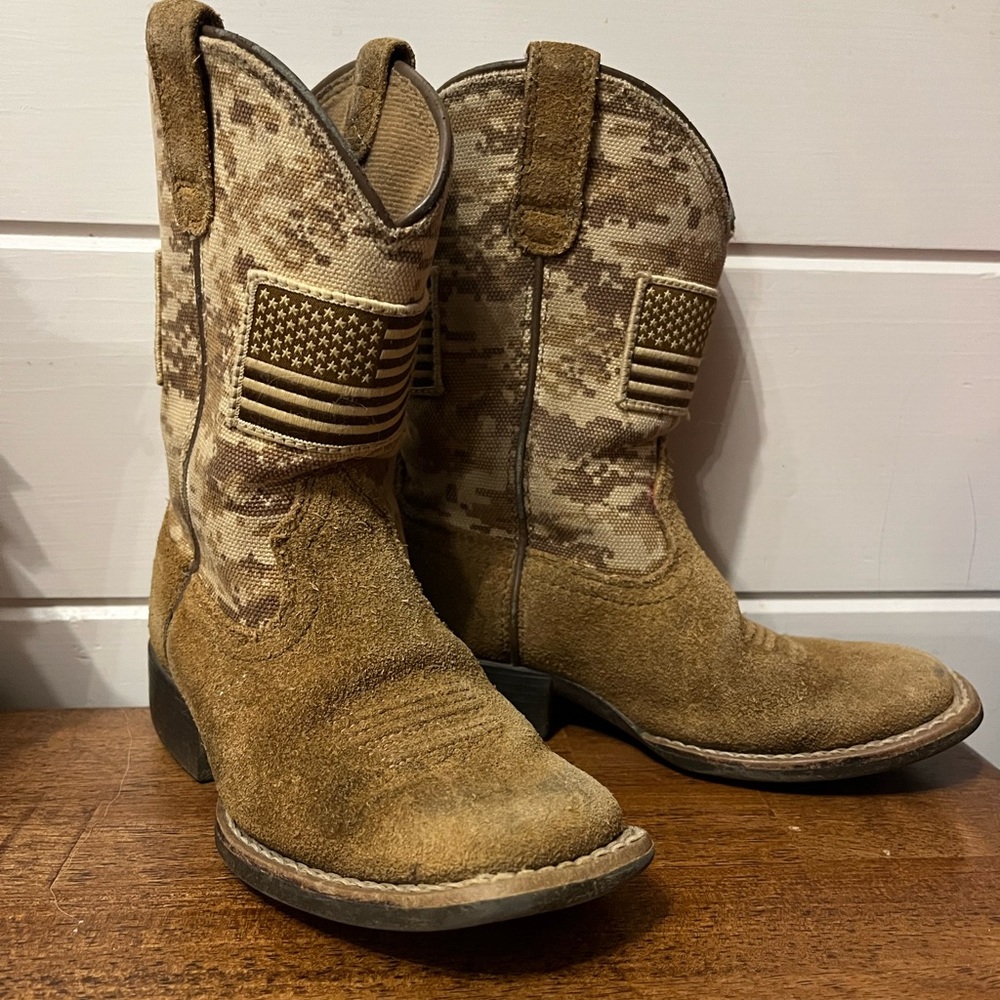 Ariat Boots - Digital Camo American Flag - Size 9